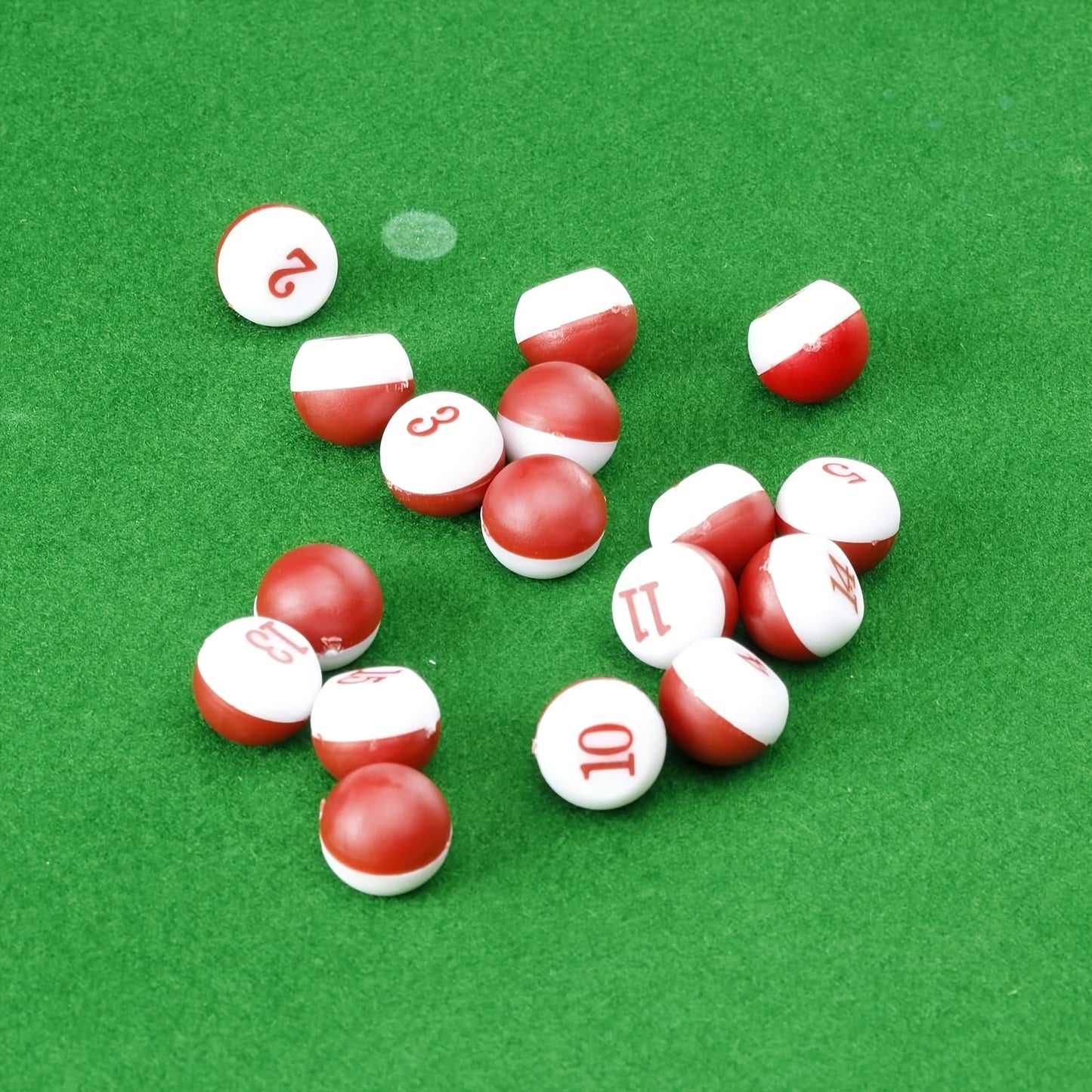 Kelly Billiard Tally Pool Shaker With 16 Numbered Peas